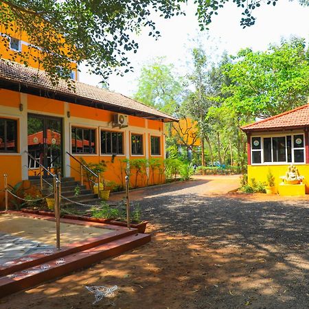 Hotel Auro Wellness Castle Puducherry Exterior foto