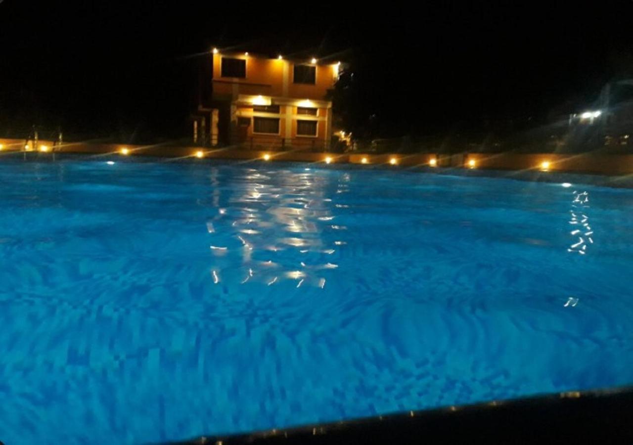 Hotel Auro Wellness Castle Puducherry Exterior foto