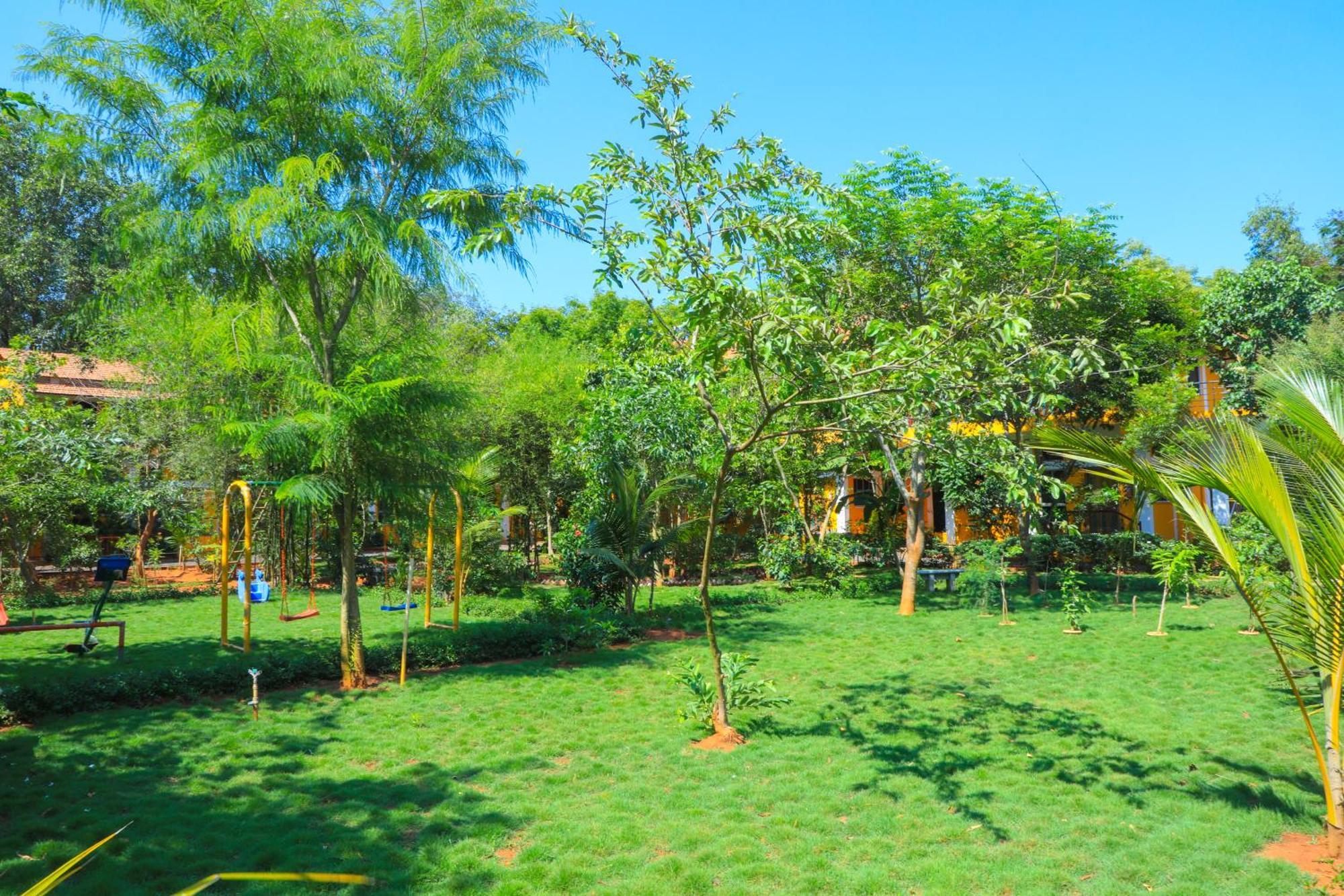 Hotel Auro Wellness Castle Puducherry Exterior foto