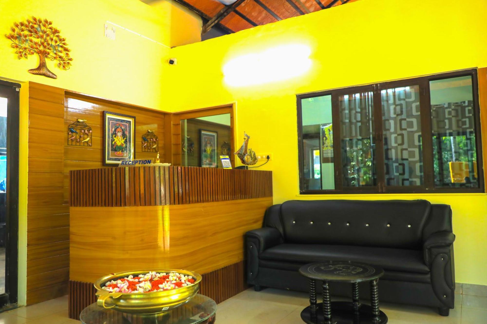 Hotel Auro Wellness Castle Puducherry Exterior foto