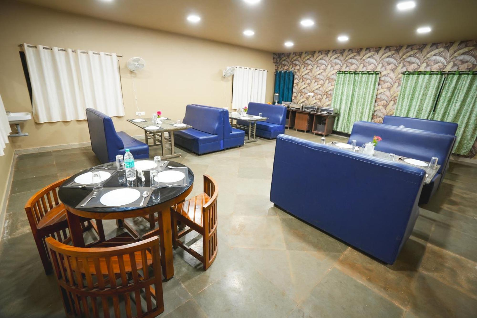 Hotel Auro Wellness Castle Puducherry Exterior foto