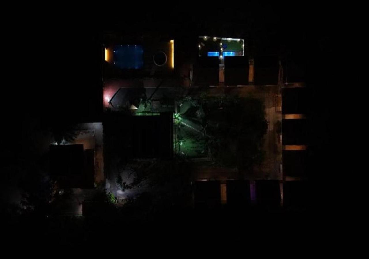 Hotel Auro Wellness Castle Puducherry Exterior foto